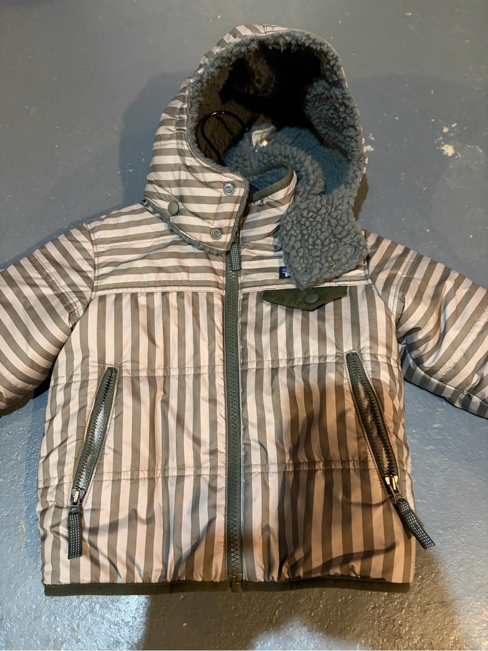 Patagonia Tribbles reversible Hooded Puffer Jacket 2T